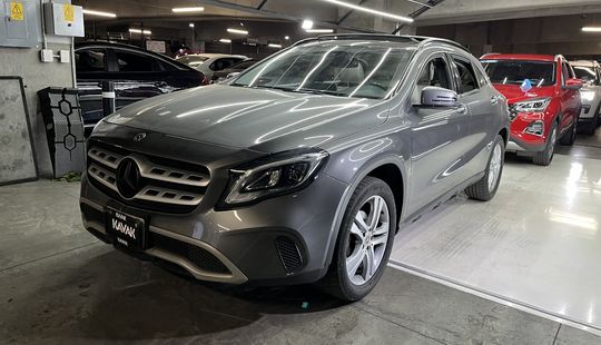 Mercedes Benz • Clase GLA