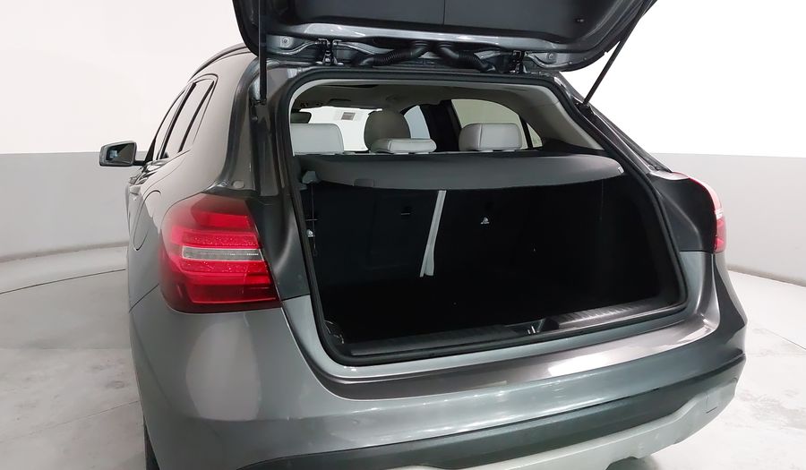 Mercedes Benz Clase Gla 1.6 GLA 200 DCT Suv 2020