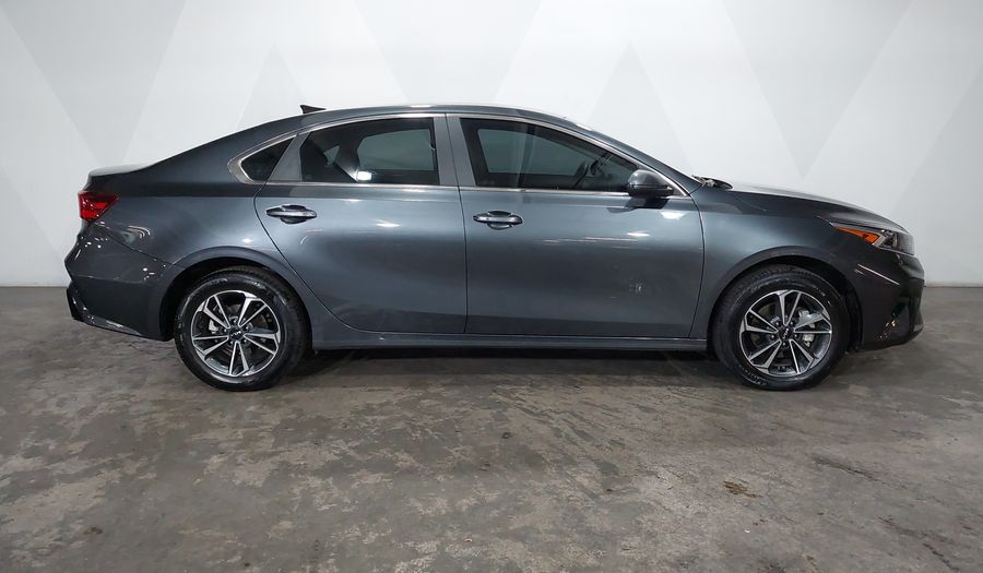 Kia Forte 2.0 EX IVT Sedan 2024