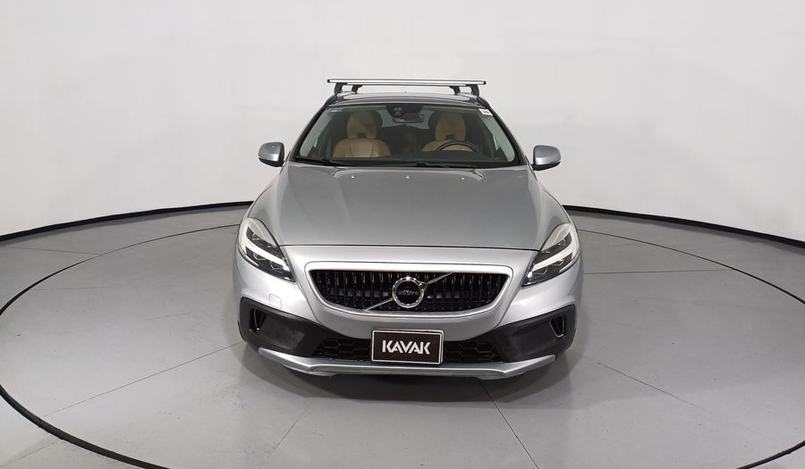 Volvo V40 2.0 MOMENTUM T4 AT AWD Hatchback 2018