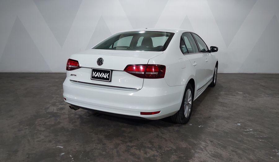 Volkswagen Jetta 2.5 COMFORTLINE MT BOLSAS AIRE DEL. Sedan 2017