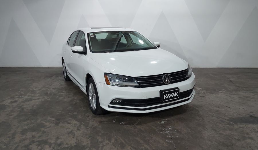 Volkswagen Jetta 2.5 COMFORTLINE MT BOLSAS AIRE DEL. Sedan 2017