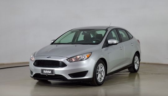 Ford Focus 1.6 SE MT-2016