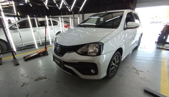 Toyota • Etios