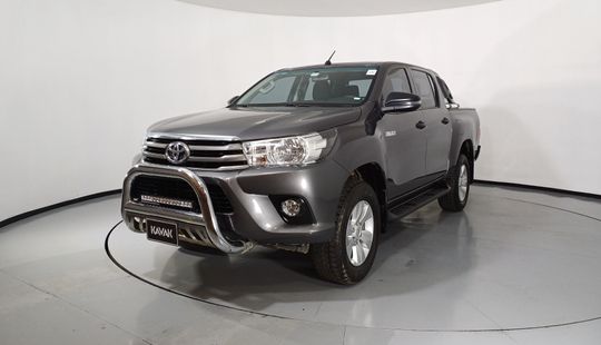 Toyota • Hilux