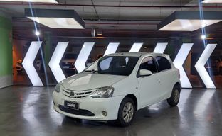 Toyota • Etios