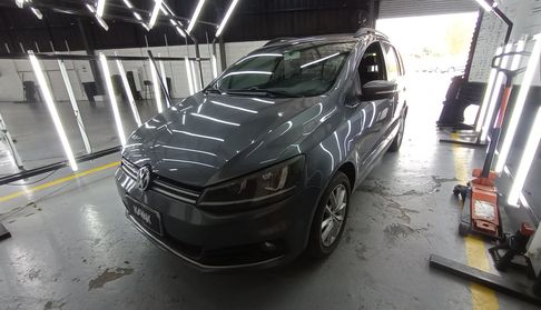 Volkswagen Suran 1.6 COMFORTLINE Wagon 2015