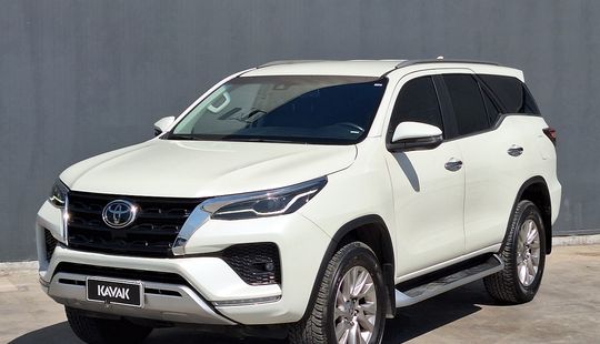 Toyota • Fortuner