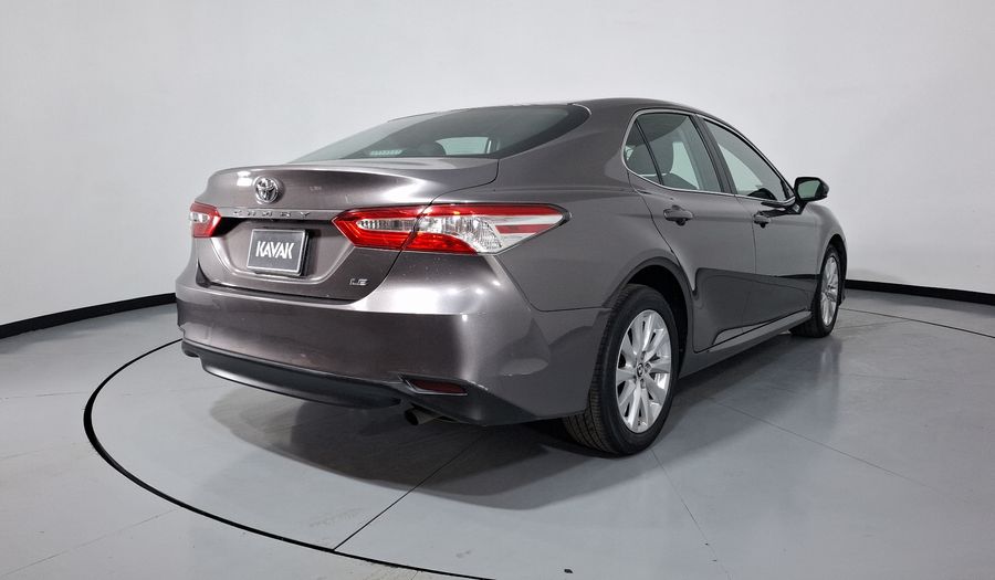 Toyota Camry 2.5 LE AUTO Sedan 2018