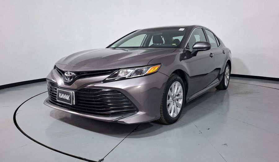 Toyota Camry 2.5 LE AUTO Sedan 2018