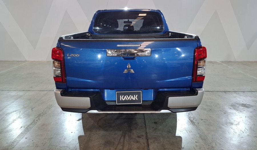 Mitsubishi L200 2.4 GLX GASOLINA Pickup 2021