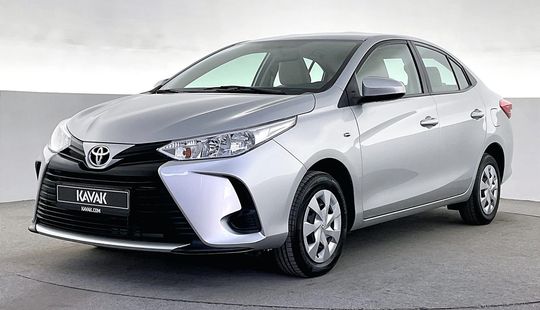 Toyota Yaris SE / E-2021