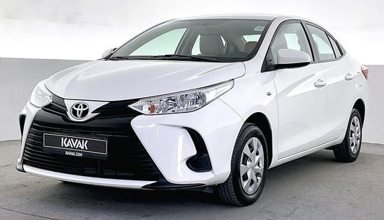 Toyota Yaris SE / E-2021