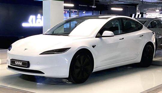 Tesla Model 3 Standard-2025