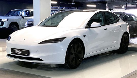 Tesla Model 3 Standard-2025