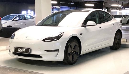 Tesla Model 3 Long Range (Dual Motor)-2023