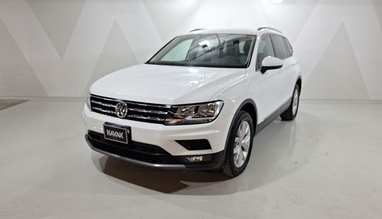 Volkswagen • Tiguan