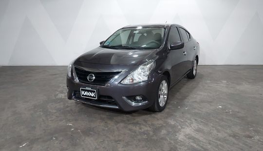 Nissan • Versa