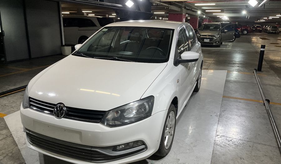 Volkswagen Polo 1.6 MT Hatchback 2015