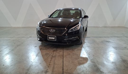 Hyundai • Sonata