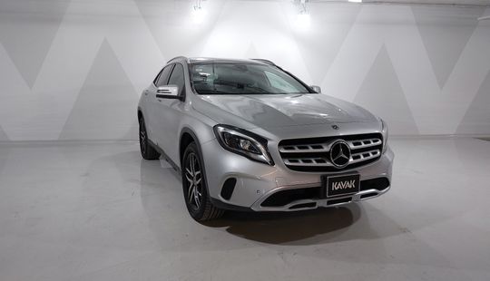 Mercedes Benz • Clase GLA