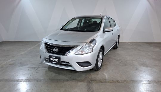 Nissan • Versa