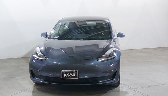 Tesla • Model 3