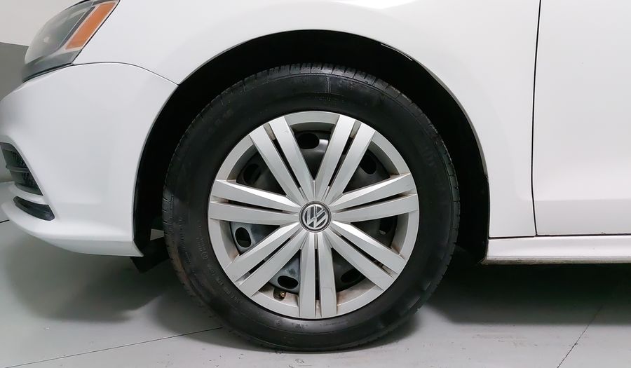 Volkswagen Jetta 2.0 MT Sedan 2016