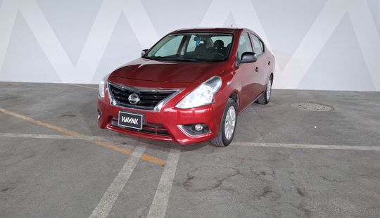 Nissan • Versa