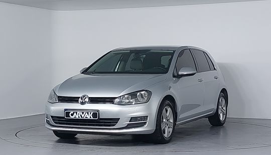 Volkswagen • Golf