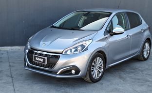 Peugeot • 208