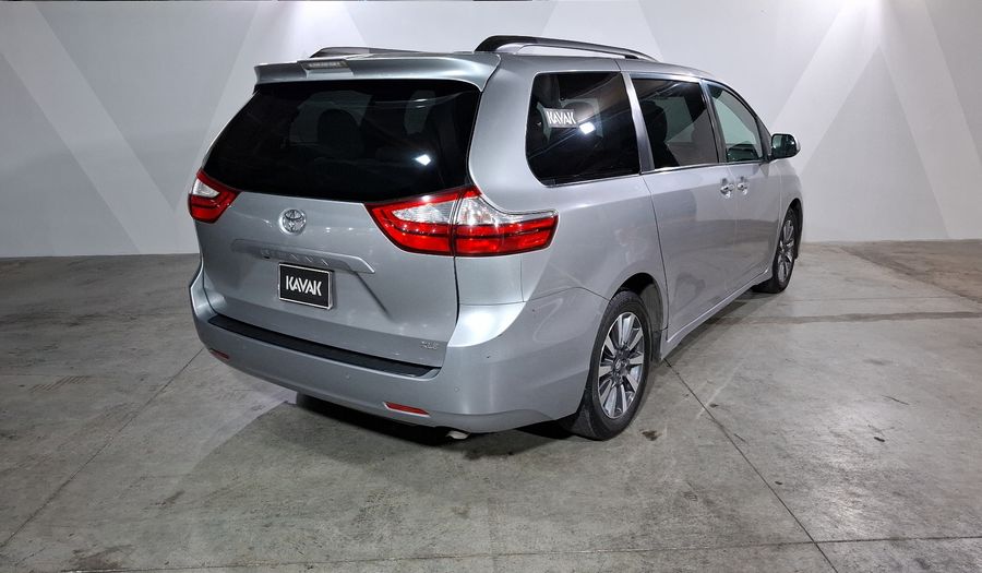 Toyota Sienna 3.5 XLE PIEL AT Minivan 2018