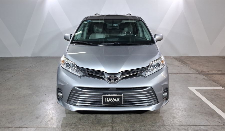 Toyota Sienna 3.5 XLE PIEL AT Minivan 2018