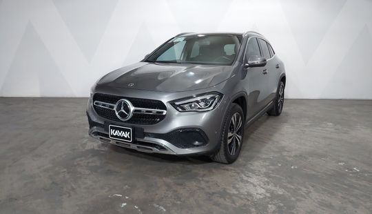 Mercedes Benz • Clase GLA