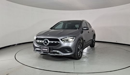 Mercedes Benz • Clase GLA