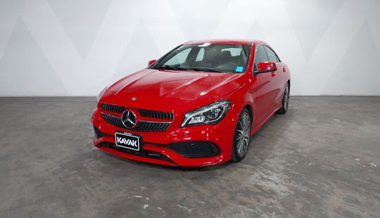 Mercedes Benz • Clase CLA