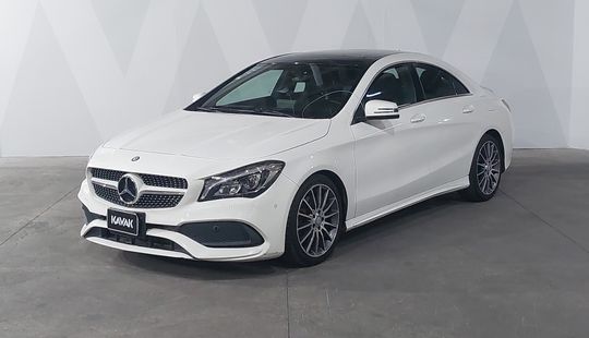 Mercedes Benz • Clase CLA