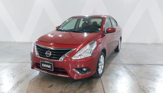 Nissan • Versa