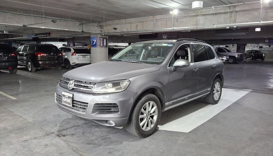 Volkswagen • Touareg