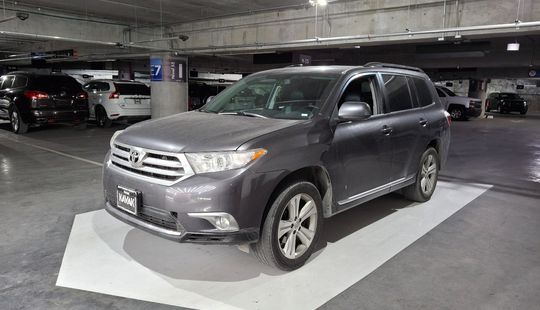 Toyota • Highlander