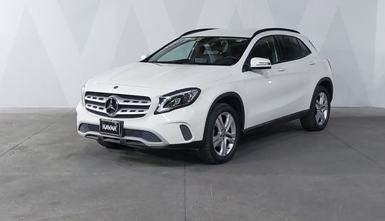 Mercedes Benz • Clase GLA