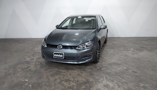 Volkswagen • Golf