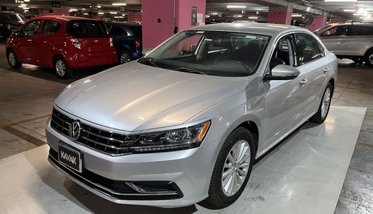 Volkswagen • Passat