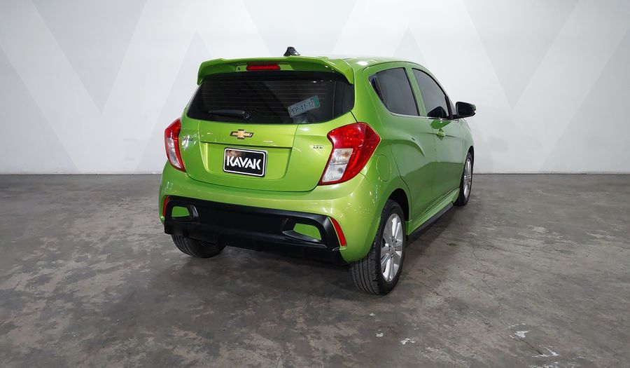 Chevrolet Spark 1.4 LTZ C MT Hatchback 2016