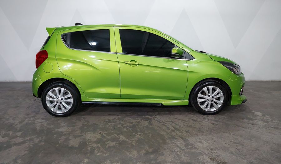 Chevrolet Spark 1.4 LTZ C MT Hatchback 2016