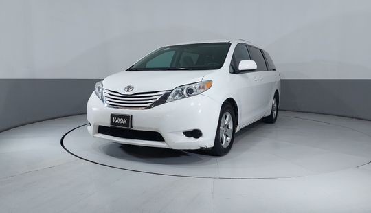 Toyota • Sienna