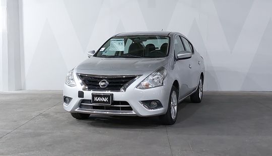 Nissan • Versa