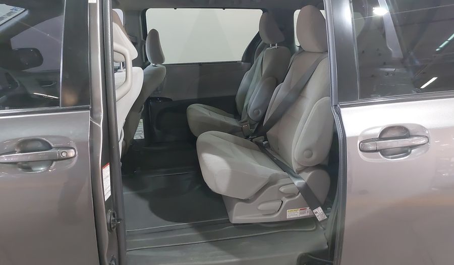 Toyota Sienna 3.5 XLE AUTO Minivan 2020