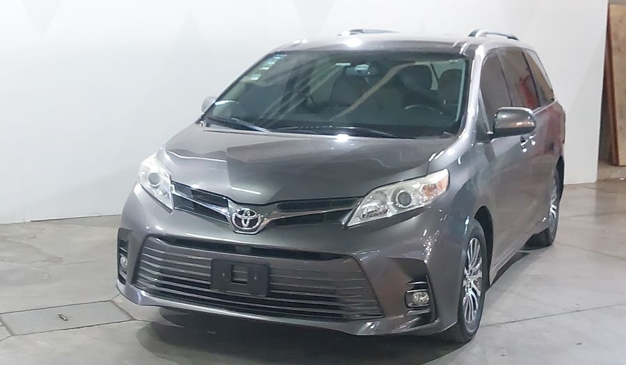 Toyota Sienna 3.5 XLE AUTO Minivan 2020