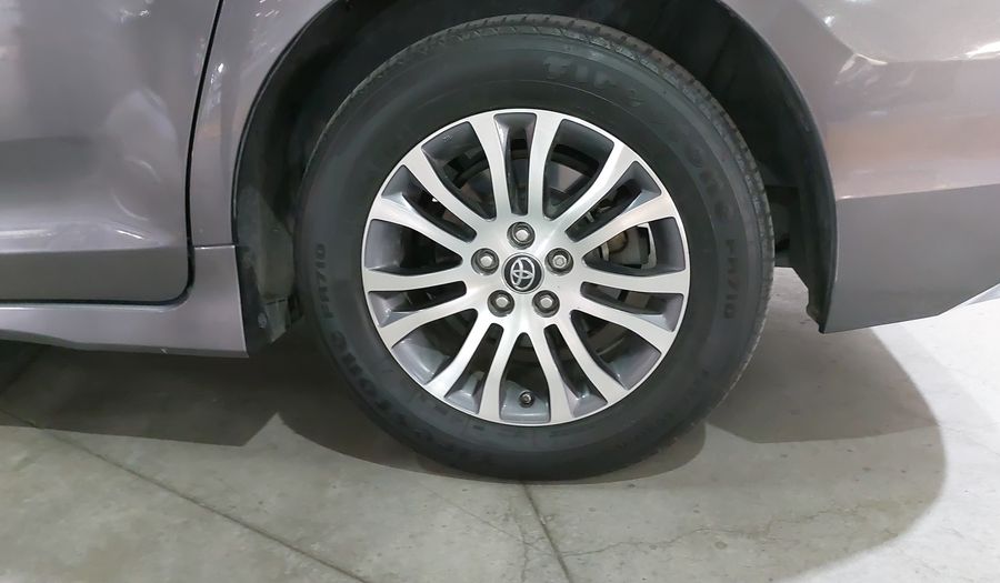 Toyota Sienna 3.5 XLE AUTO Minivan 2020